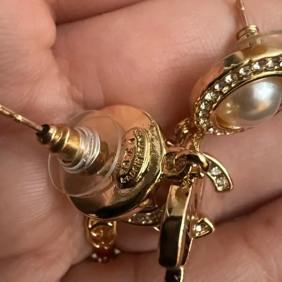 New upcycled Chanel Gold and Pearl Earrings - Picture 3 of 3